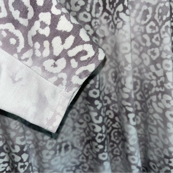 Jodifl White Leopard High Low Long Sleeve Blouse - Picture 5 of 6